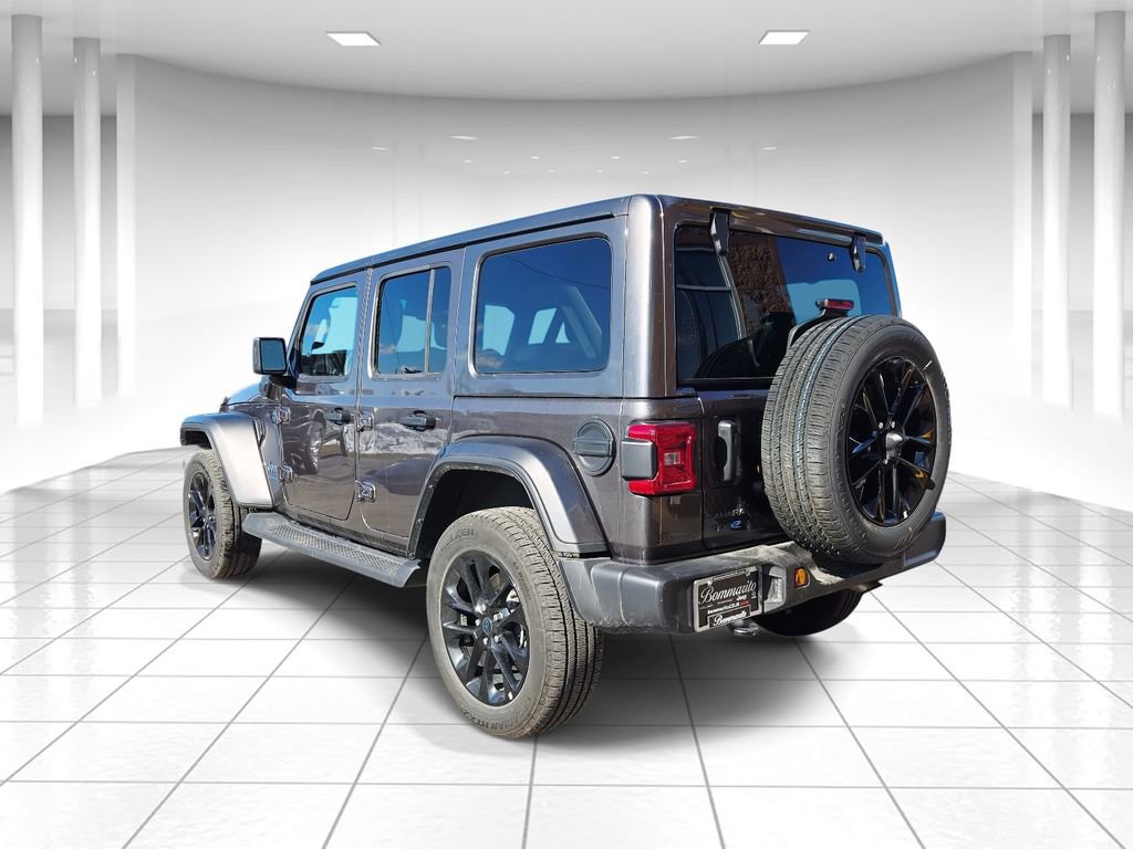 Used 2025 Jeep Wrangler Unlimited Sahara image 5