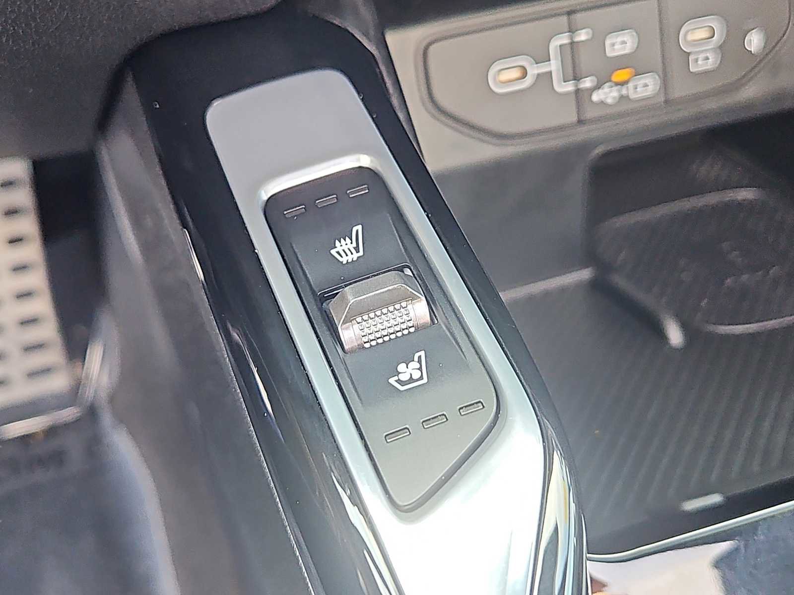 Used 2024 Kia Sorento SX Prestige w/ Sage Leather Package image 21