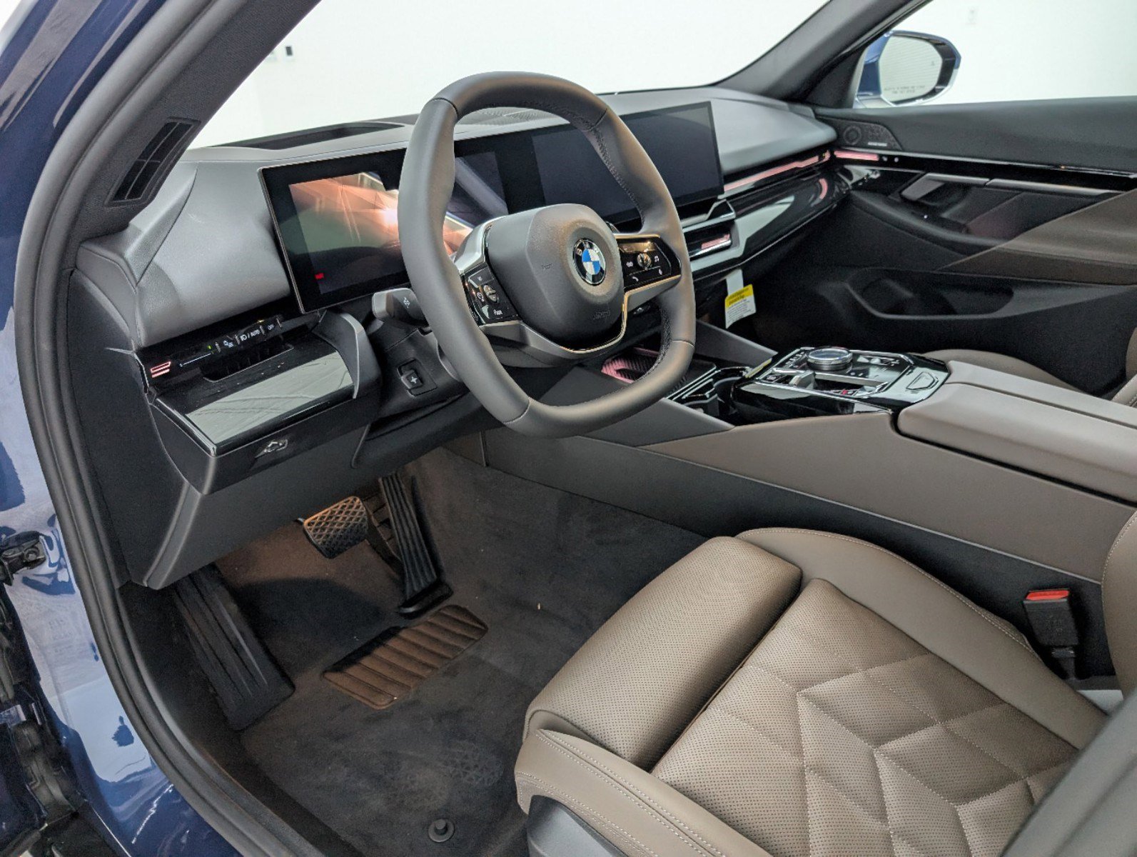 New 2025 BMW 530i w/ Premium Package image 12