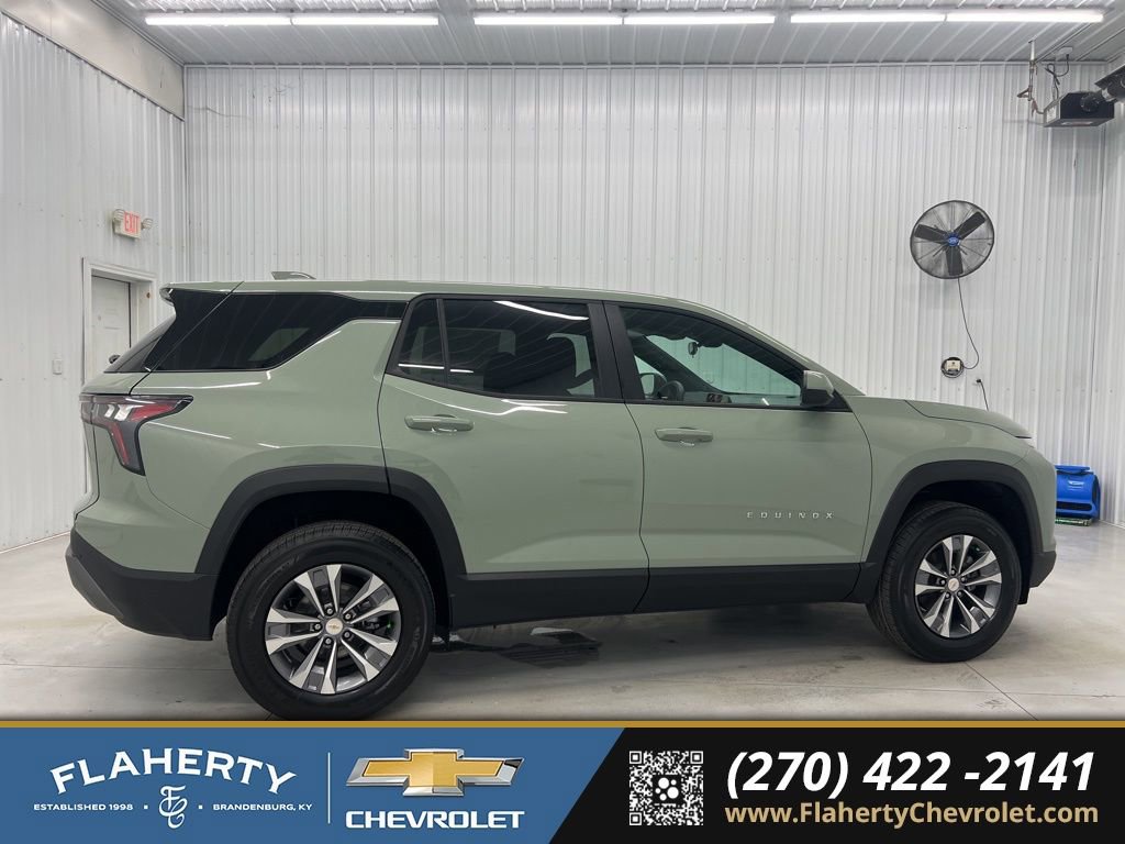 New 2026 Chevrolet Equinox LT image 2