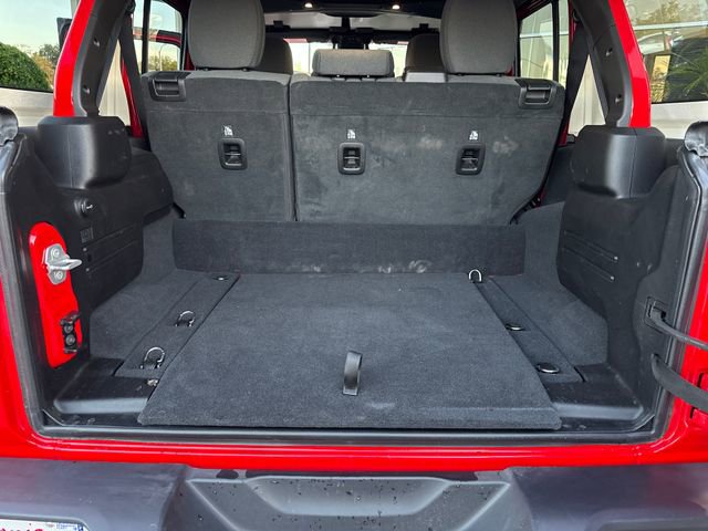 Used 2025 Jeep Wrangler Unlimited Sahara w/ Safety Group image 21