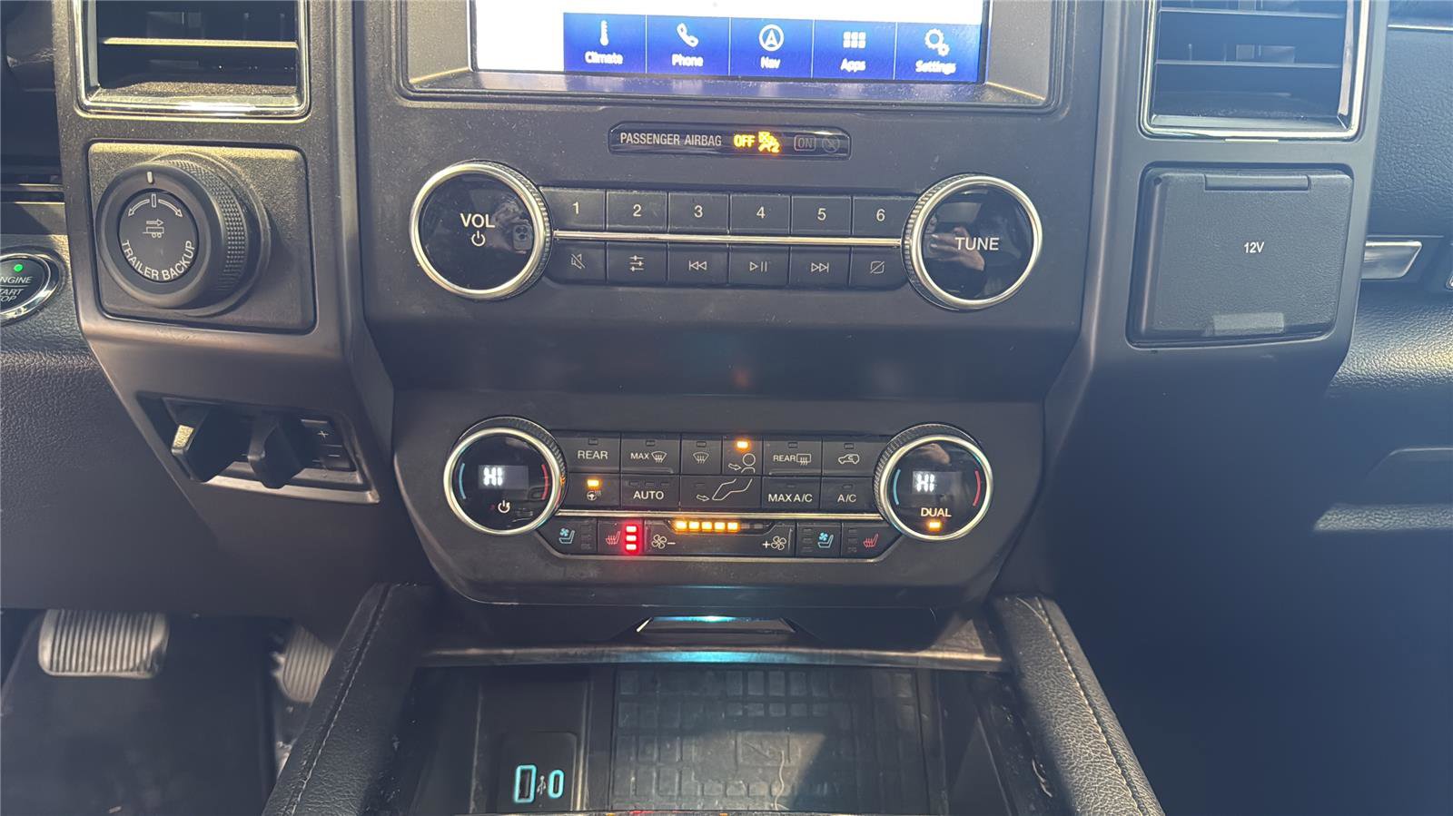 Used 2020 Ford Expedition Limited w/ Special Edition Package AWD/4WD image 22