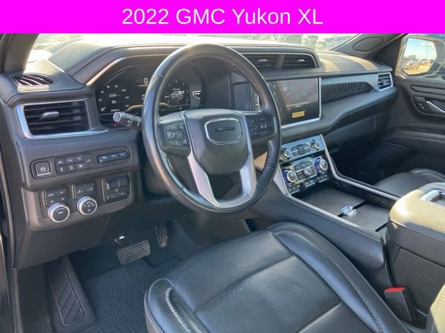 Used 2022 GMC Yukon XL Denali w/ Denali Premium Package image 28