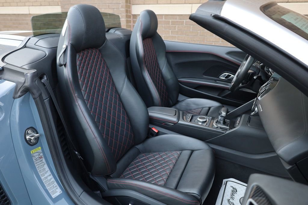Used 2020 Audi R8 V10 w/ Carbon Exterior Package image 22