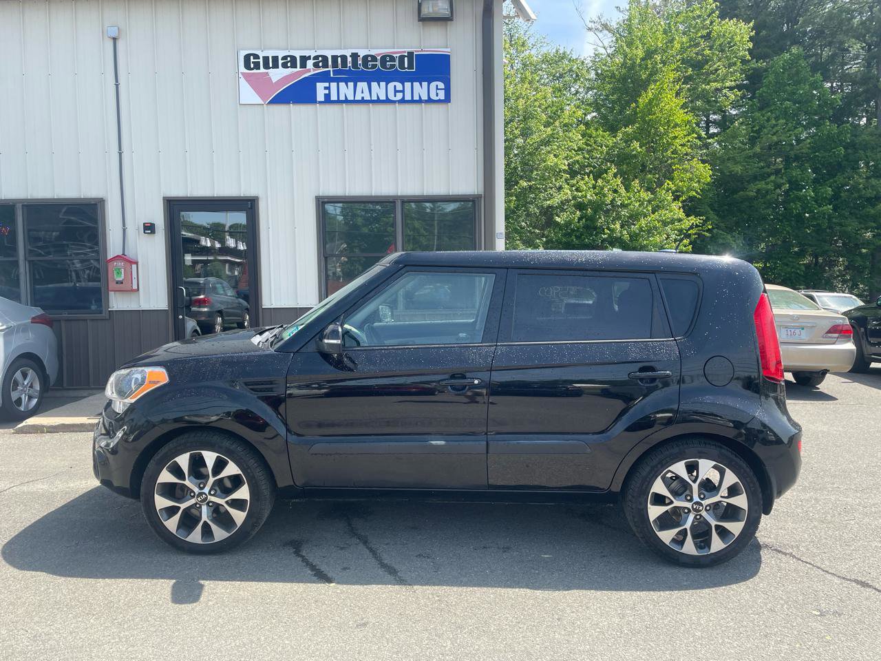 Used 2013 Kia Soul ! FWD image 7