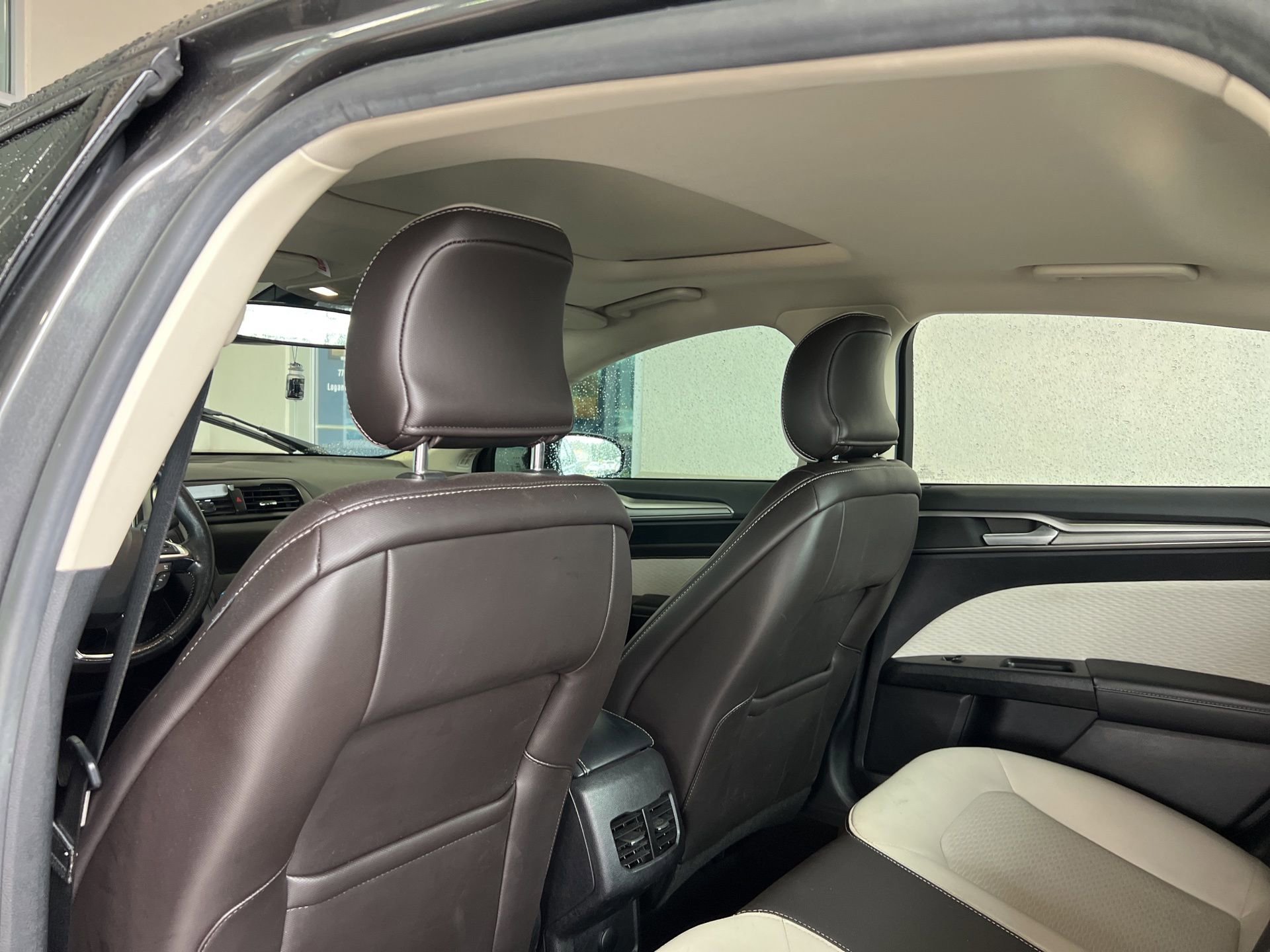 Used 2019 Ford Fusion SE w/ Equipment Group 151A FWD image 13