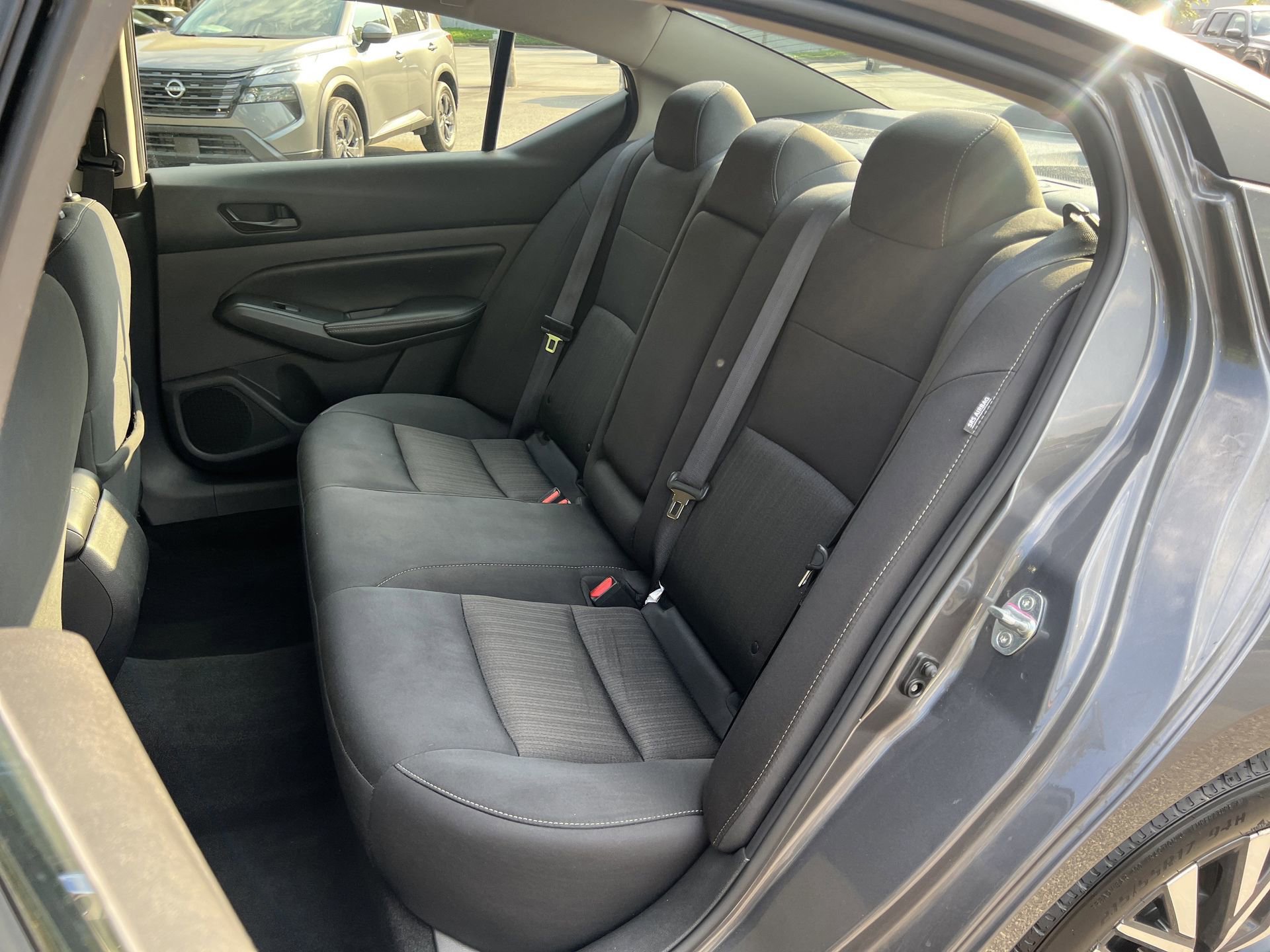 Used 2024 Nissan Altima 2.5 SV FWD image 17
