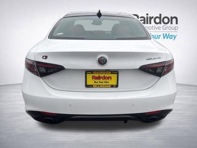 Used 2024 Alfa Romeo Giulia Veloce image 8