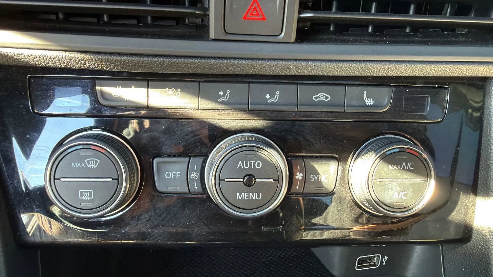 Used 2019 Volkswagen Jetta R-Line w/ R-Line Cold Weather Package image 20