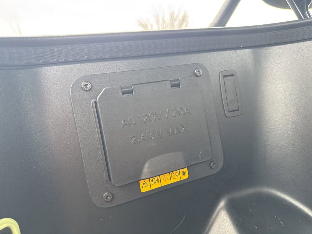 Used 2022 Ford F150 Lightning Lariat image 67