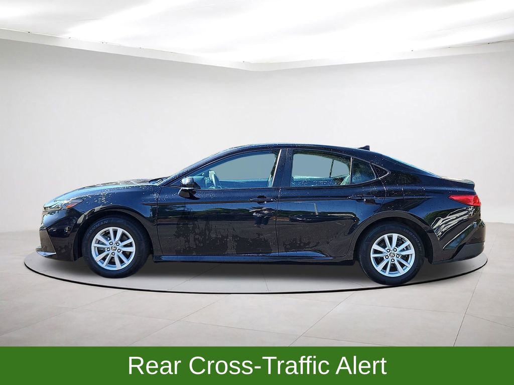 Used 2025 Toyota Camry LE FWD image 4