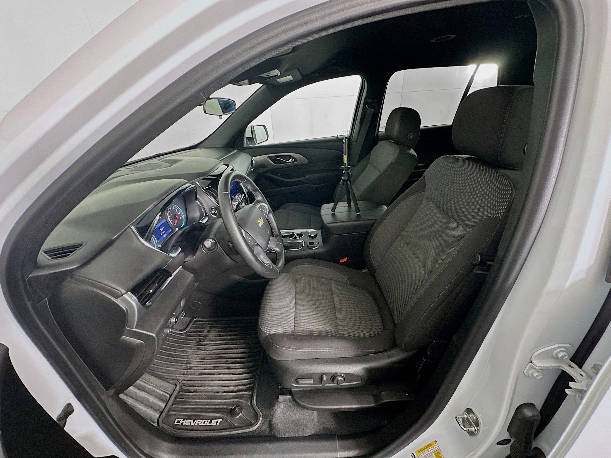 Used 2023 Chevrolet Traverse LT image 13