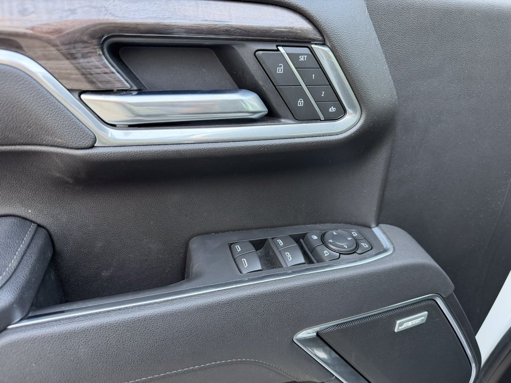 Used 2025 Chevrolet Silverado 1500 LTZ AWD/4WD image 9