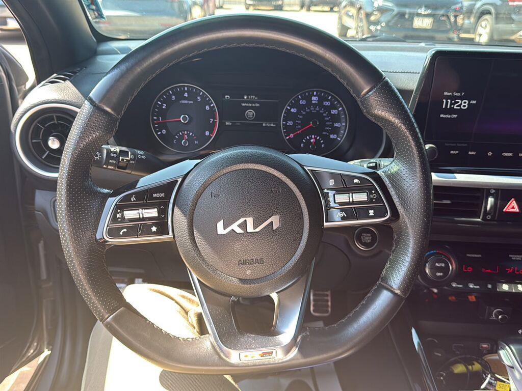 Used 2023 Kia Forte GT-Line w/ GT-Line Premium Package FWD image 4