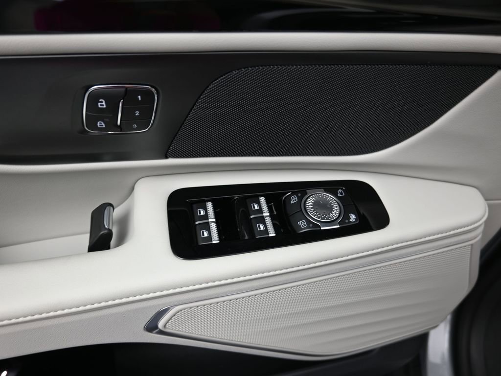 New 2026 Lincoln Nautilus Premier image 27