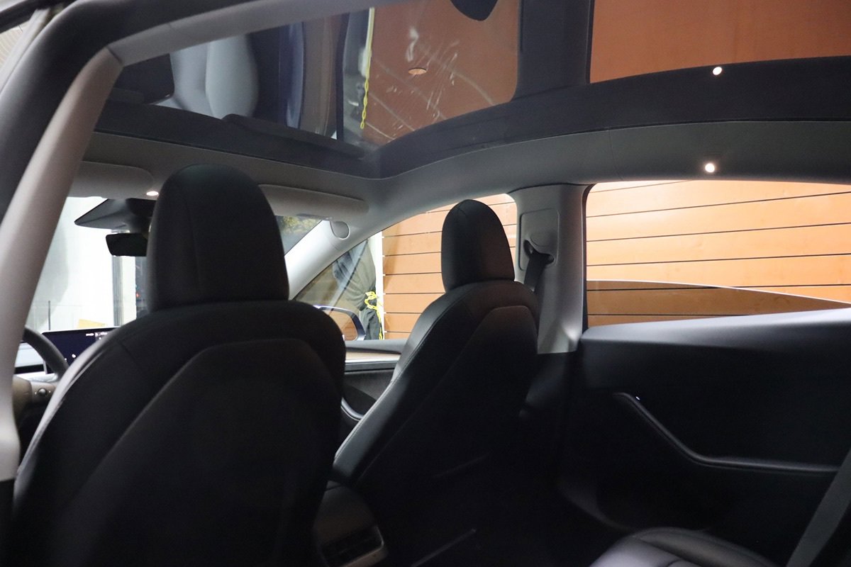 Used 2024 Tesla Model Y Performance image 32