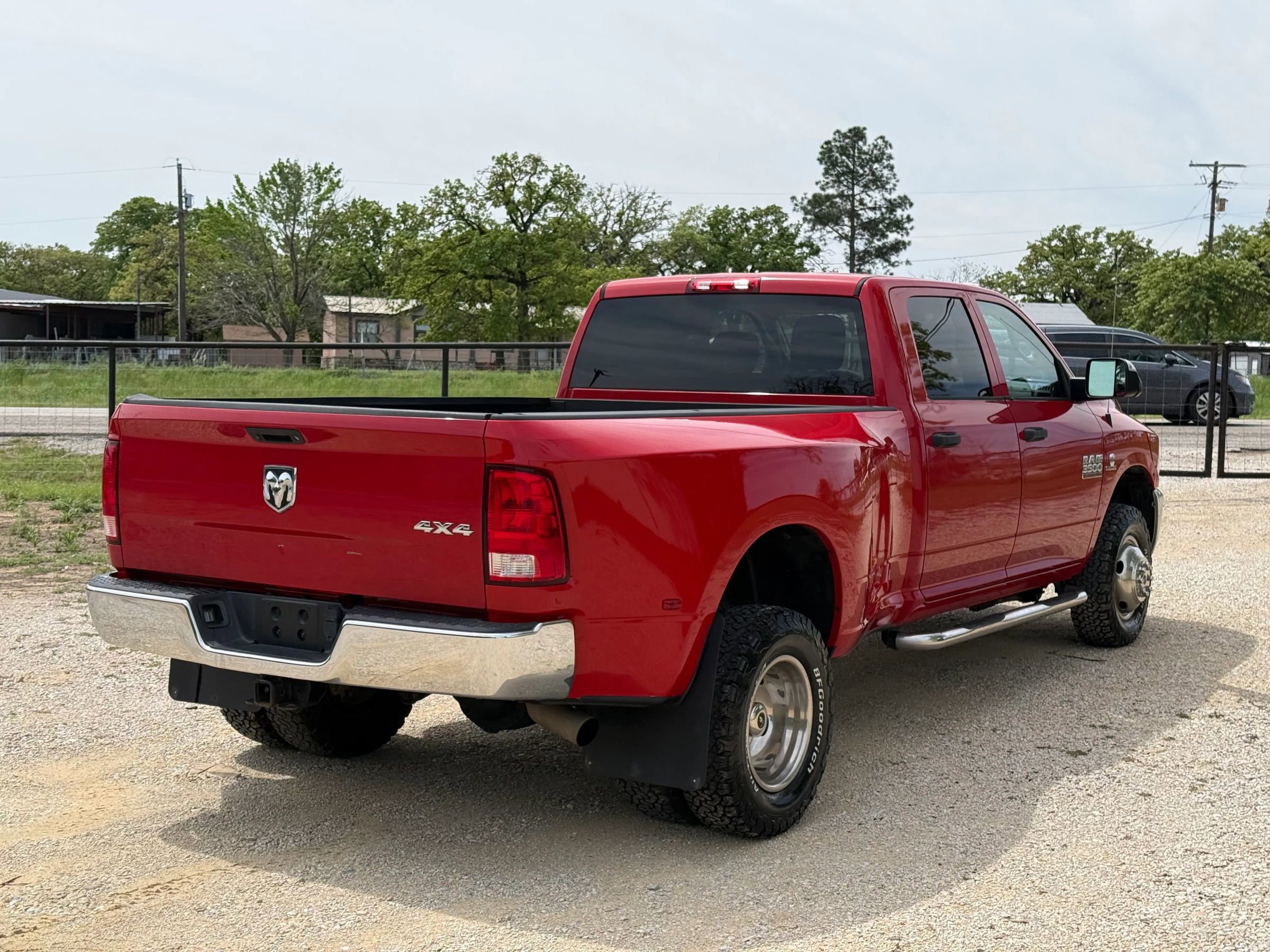 Used 2018 RAM 3500 Tradesman w/ Chrome Appearance Group image 3
