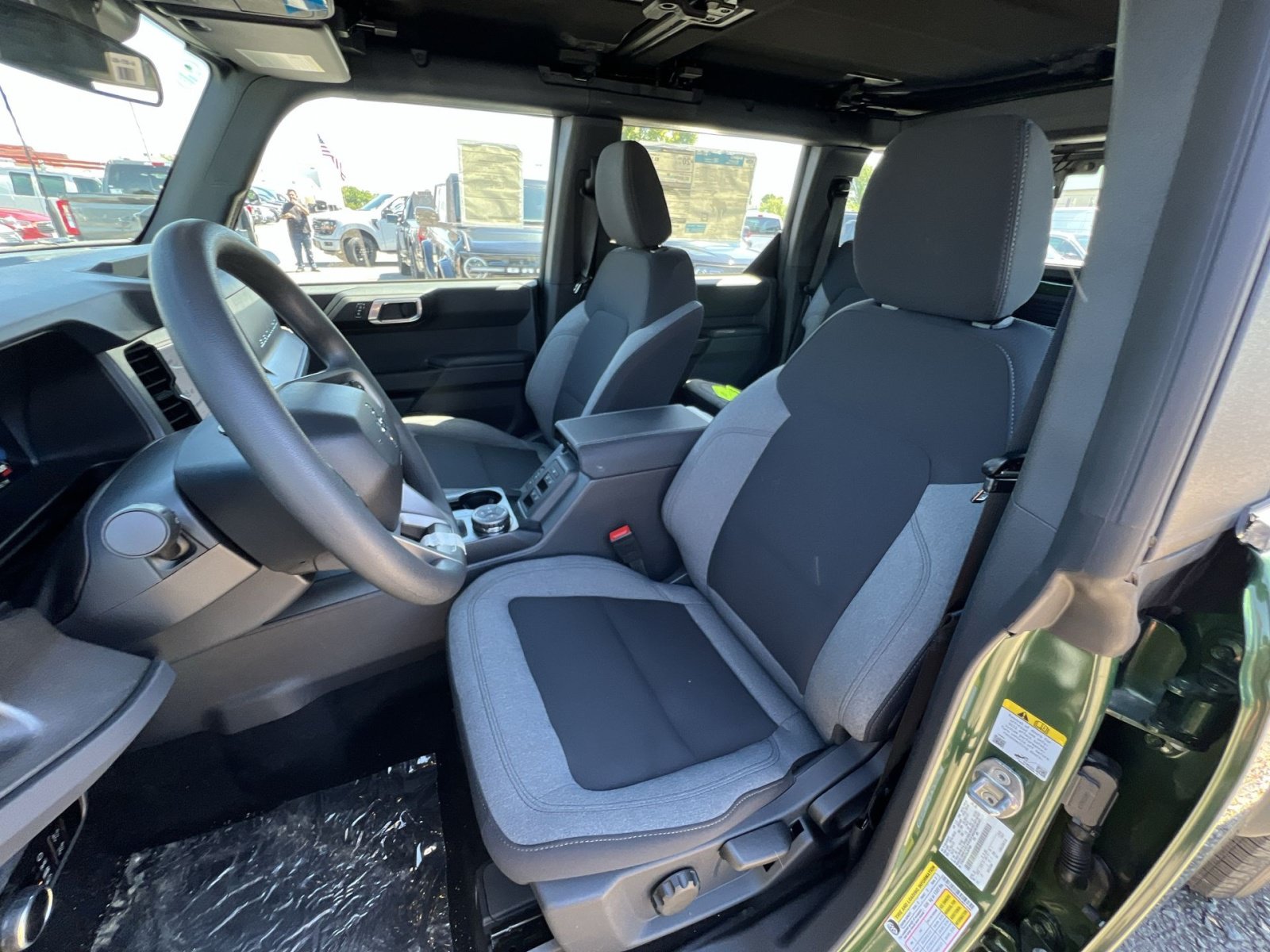 New 2025 Ford Bronco 4-Door AWD/4WD image 21