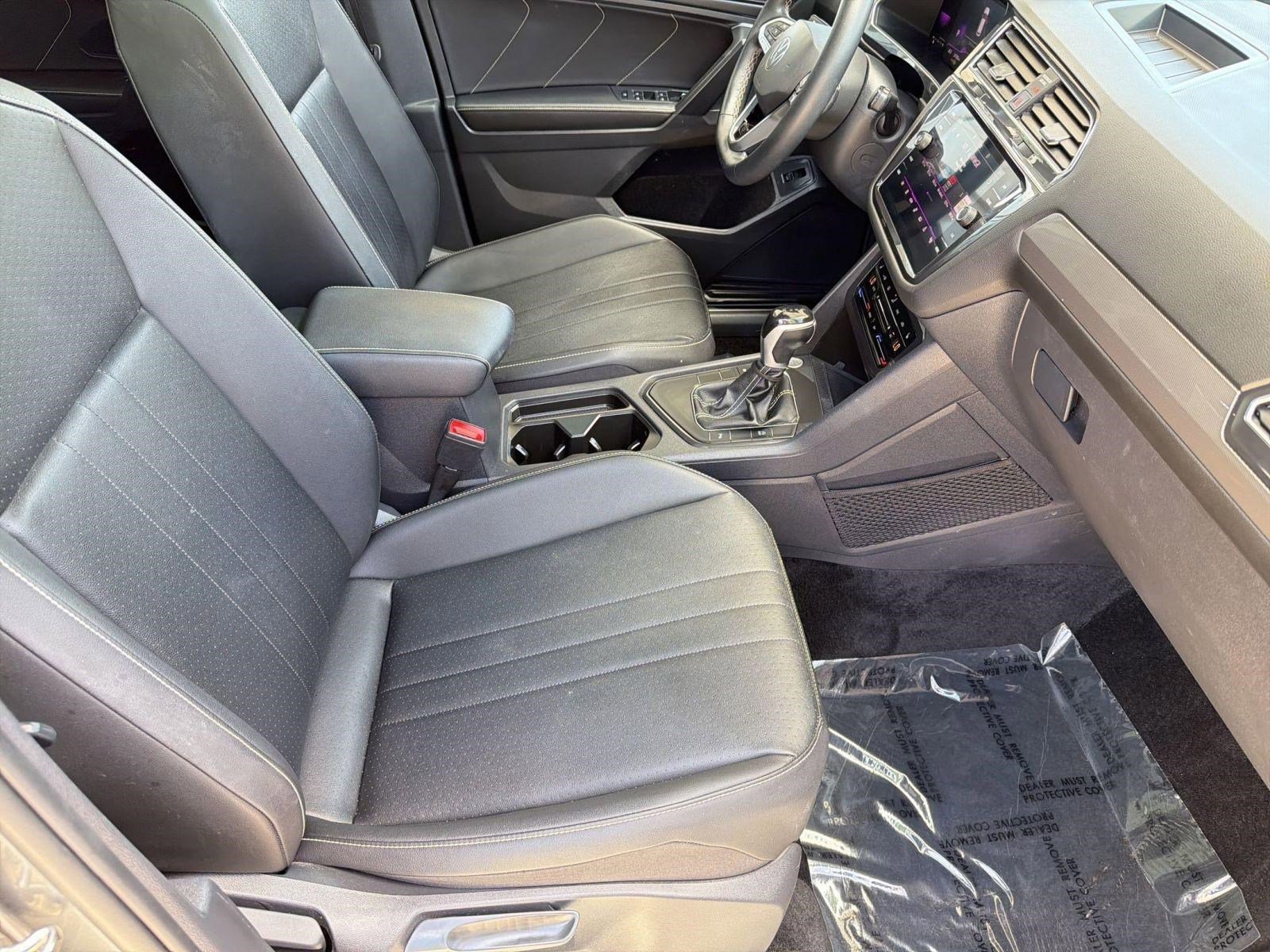 Used 2023 Volkswagen Tiguan SE R-Line image 35