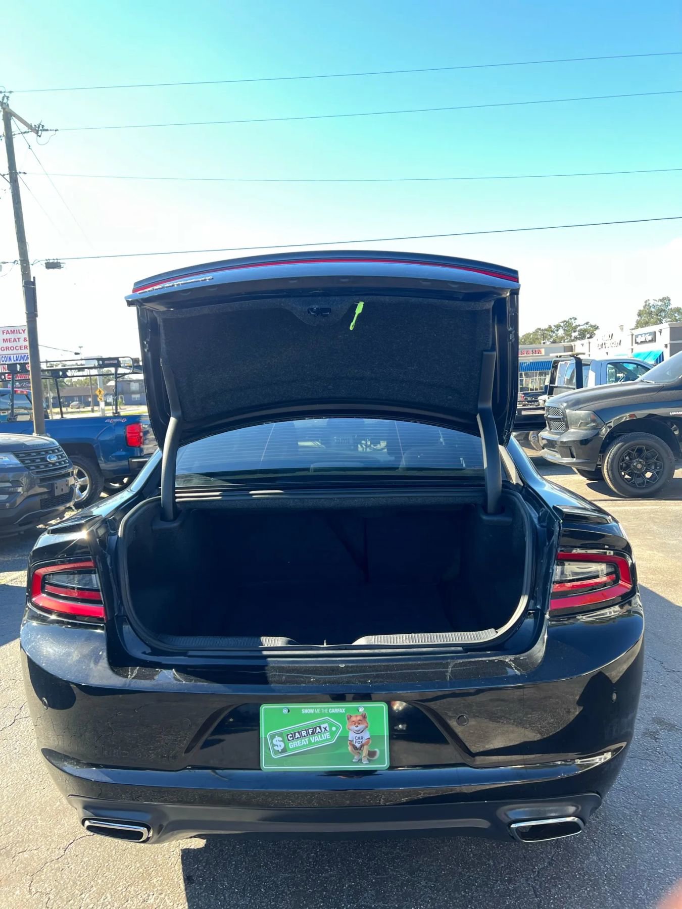 Used 2015 Dodge Charger SE w/ Sport Appearance Group RWD image 19