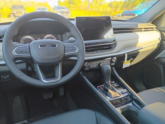 New 2026 Jeep Compass Limited AWD/4WD image 10