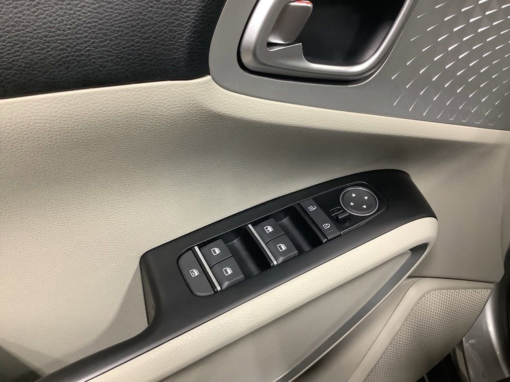 Certified 2025 Kia Soul LX w/ LX Technology Package image 20