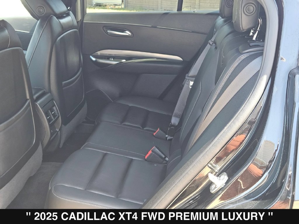 Used 2025 Cadillac XT4 Premium Luxury FWD image 17