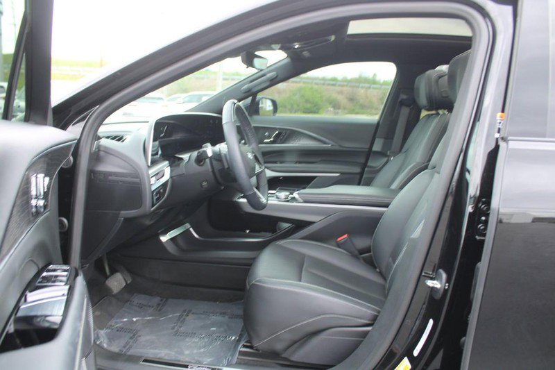 Used 2023 Cadillac Lyriq 2WD image 8