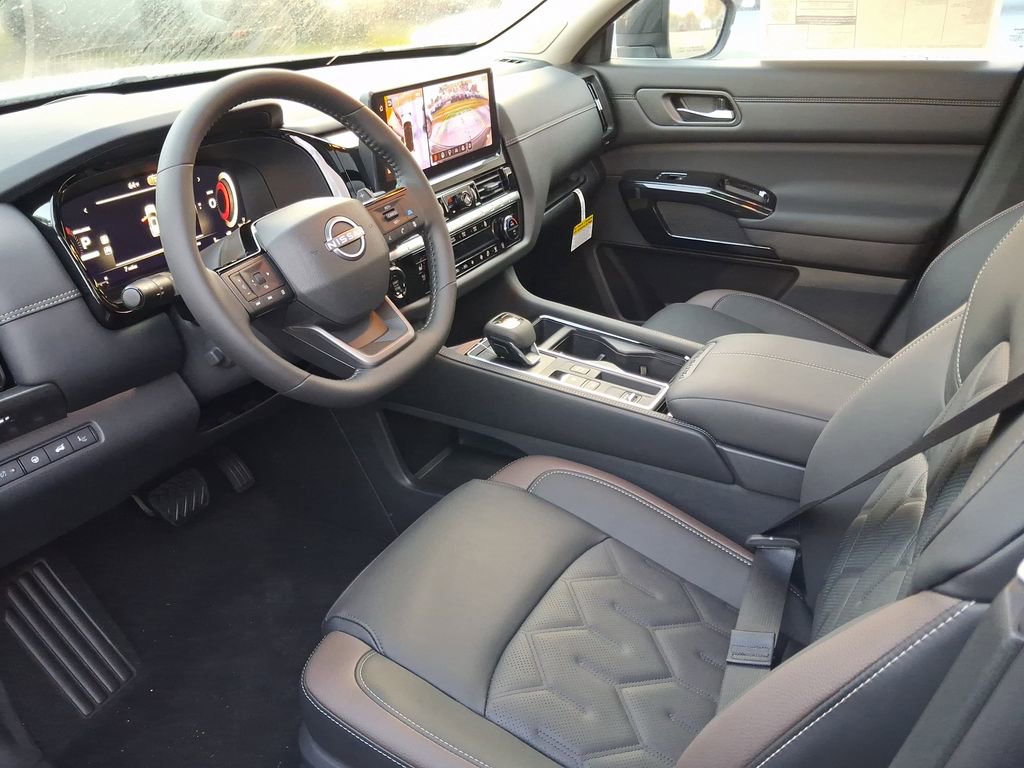 New 2026 Nissan Pathfinder Platinum FWD image 7