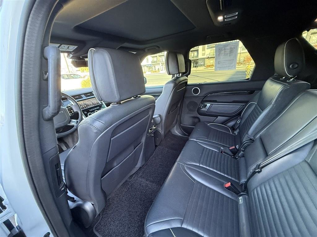 Used 2020 Land Rover Discovery HSE Luxury image 27