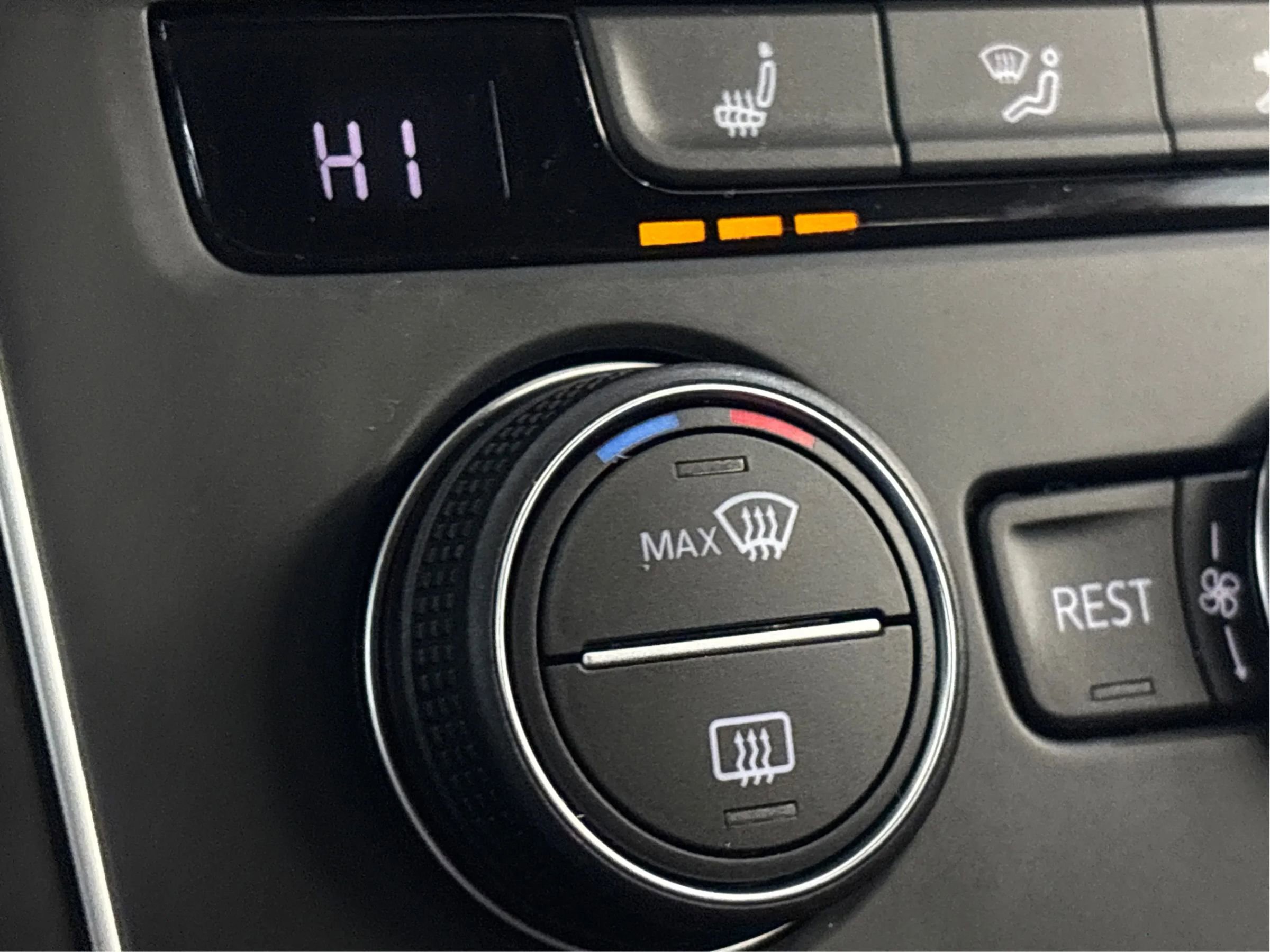 Used 2021 Volkswagen Atlas SE w/ Panoramic Sunroof Package image 46