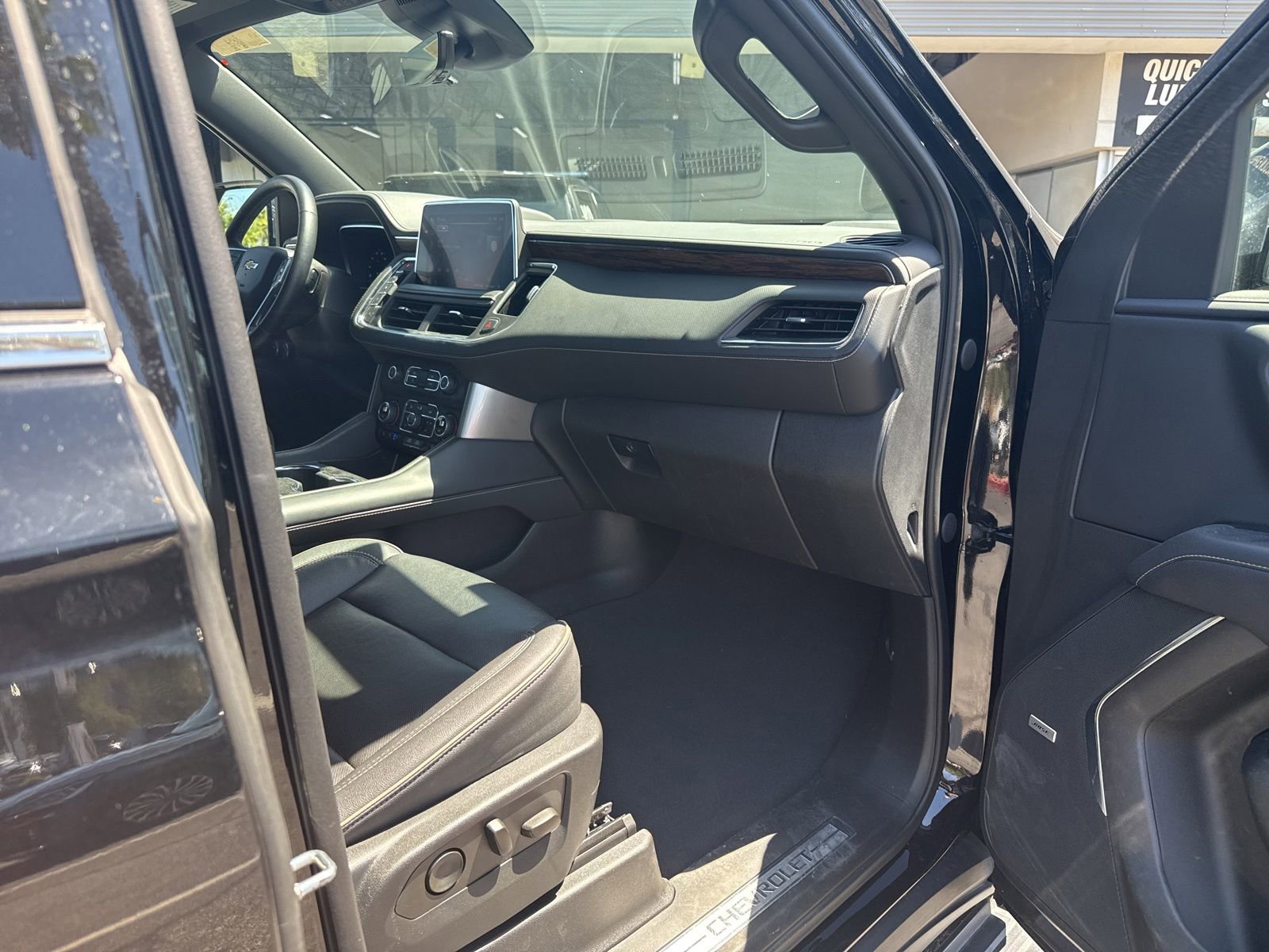 Used 2023 Chevrolet Tahoe Premier RWD image 12