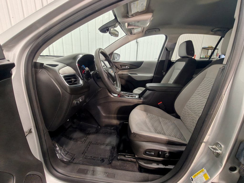 Used 2021 Chevrolet Equinox LS w/ LS Convenience Package FWD image 22