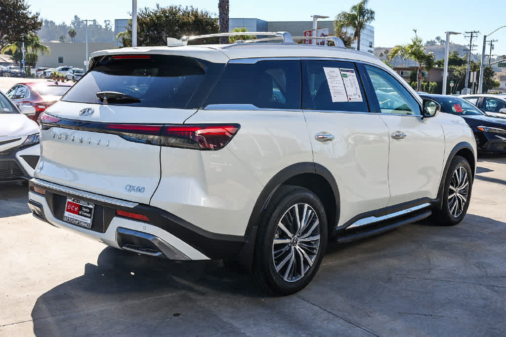 Used 2023 INFINITI QX60 Sensory AWD/4WD image 3
