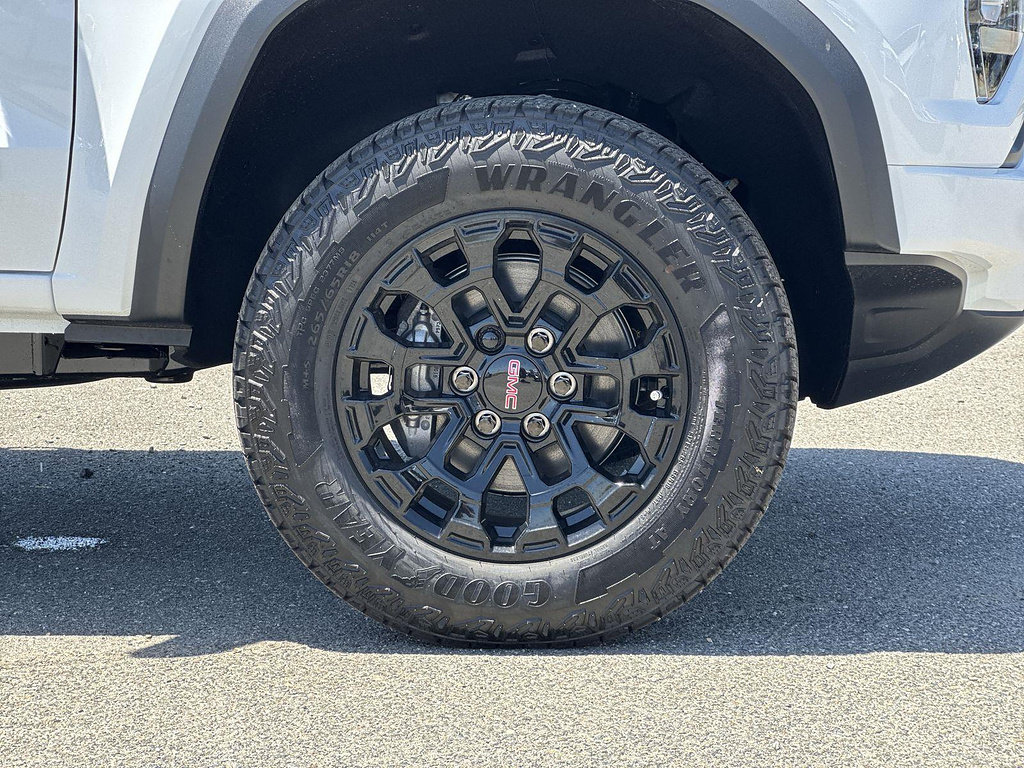 New 2026 GMC Canyon Elevation w/ LPO, Black Badging Package RWD image 28