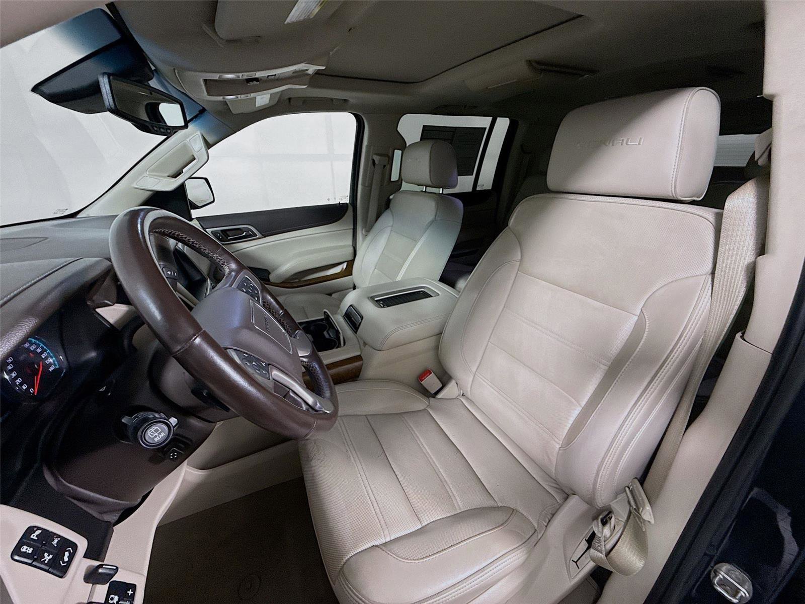Used 2020 GMC Yukon XL Denali w/ Denali Ultimate Package image 2