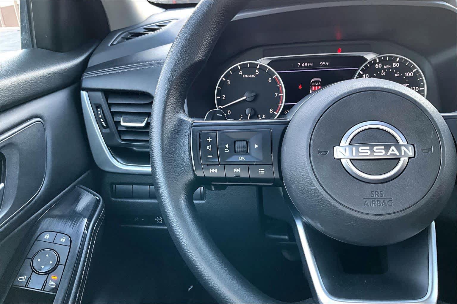 Used 2024 Nissan Rogue SV FWD image 24