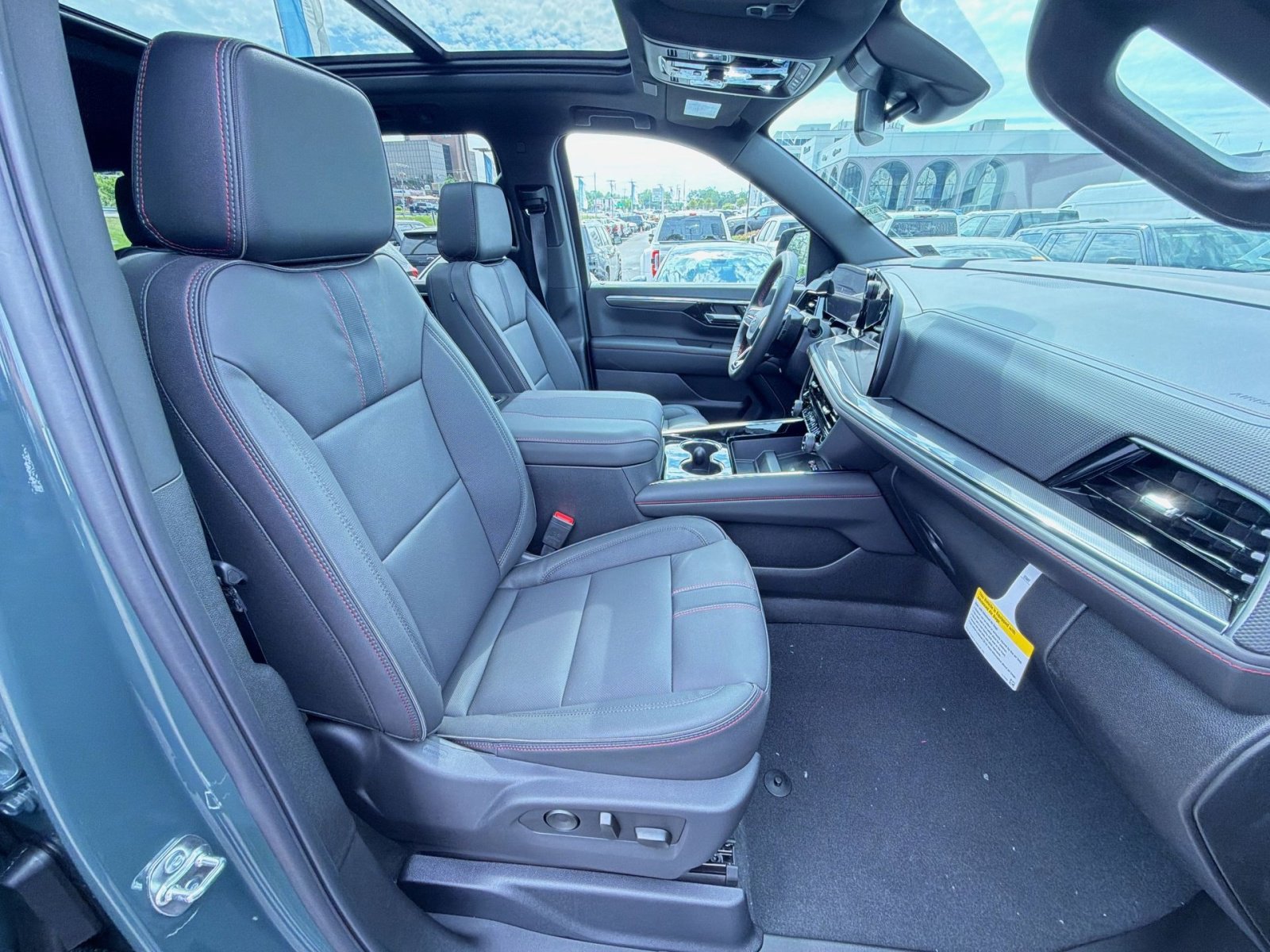 New 2026 Chevrolet Suburban RST AWD/4WD image 28