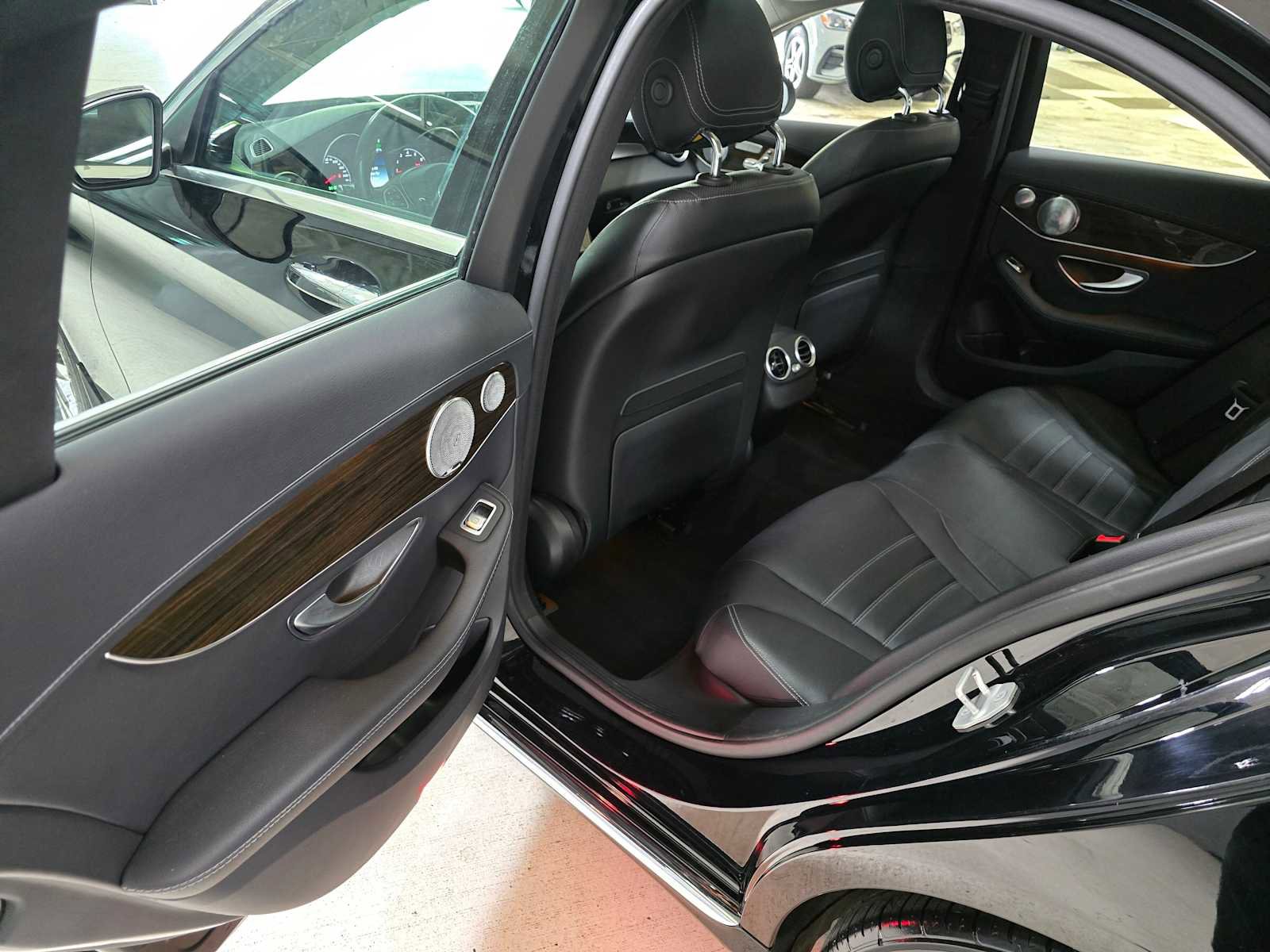 Used 2016 Mercedes-Benz C 350e Sedan image 18