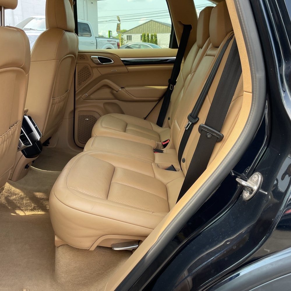 Used 2016 Porsche Cayenne AWD/4WD image 14