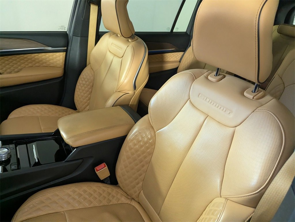 Certified 2024 Jeep Grand Cherokee L Summit w/ High Altitude Package image 12