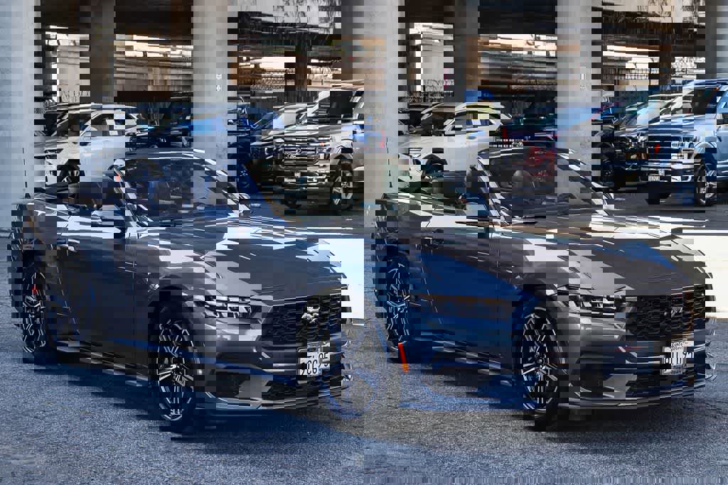 Used 2025 Ford Mustang Convertible image 9