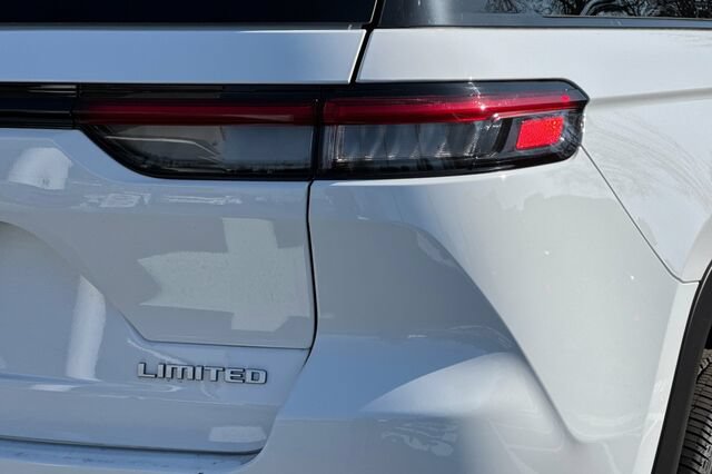 New 2026 Jeep Grand Cherokee Limited AWD/4WD image 24