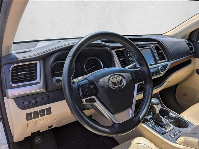 Used 2019 Toyota Highlander Limited AWD/4WD image 10