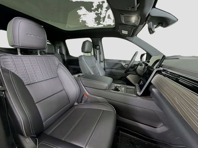 Used 2025 GMC Sierra EV Denali AWD/4WD image 31