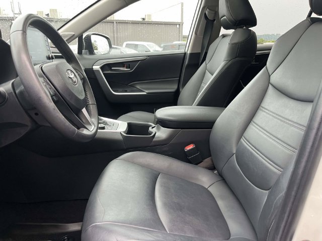 Used 2022 Toyota RAV4 XLE Premium AWD/4WD image 22
