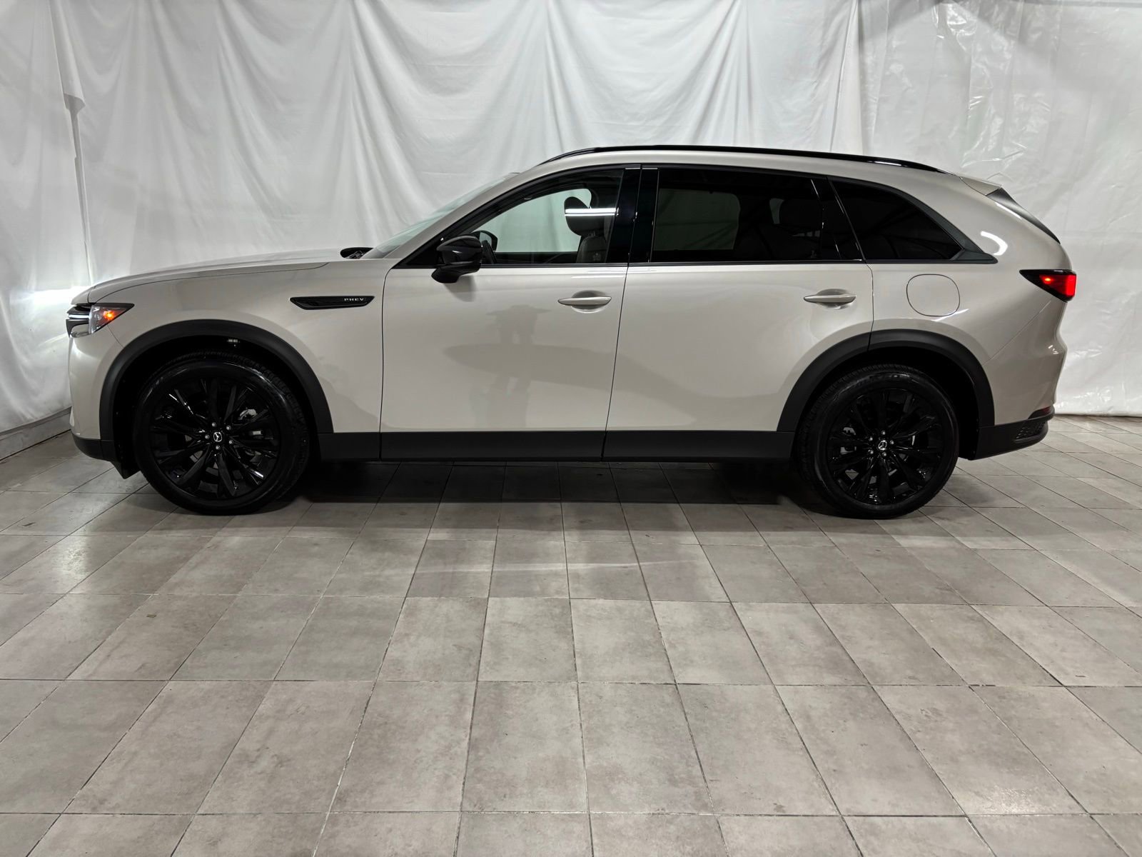 Certified 2025 MAZDA CX-90 Plug-In Hybrid w/Premium Sport image 5