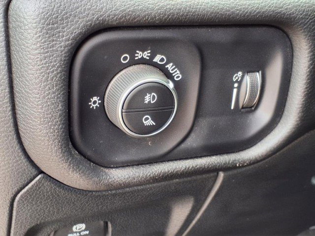 Used 2023 RAM 1500 Lone Star image 24