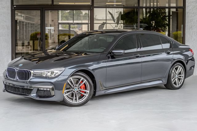 Used 2019 BMW 740i w/ M Sport Package RWD image 2