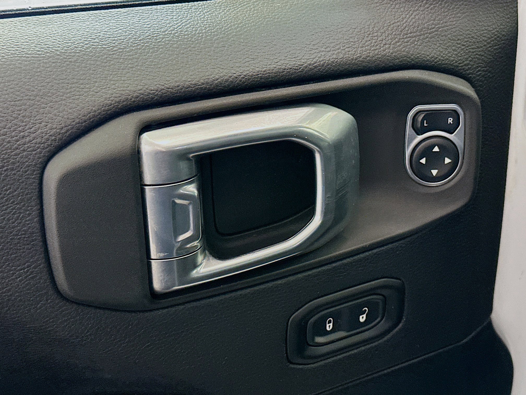 Used 2021 Jeep Wrangler Unlimited Sahara image 15